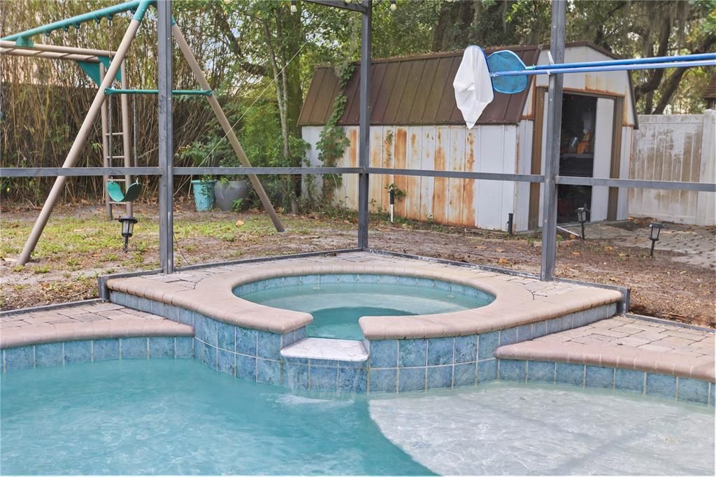 Active With Contract: $399,990 (3 beds, 2 baths, 1678 Square Feet)
