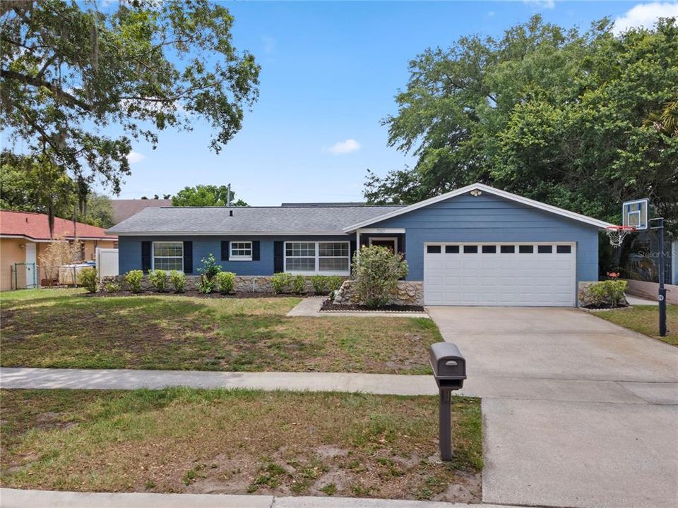 Active With Contract: $399,990 (3 beds, 2 baths, 1678 Square Feet)