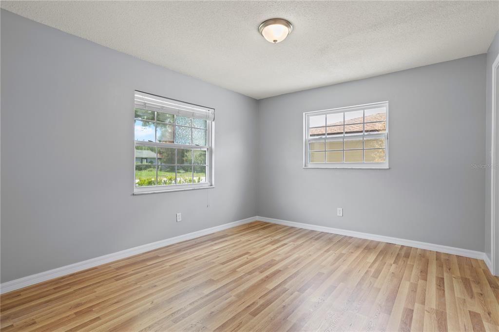 Active With Contract: $399,990 (3 beds, 2 baths, 1678 Square Feet)