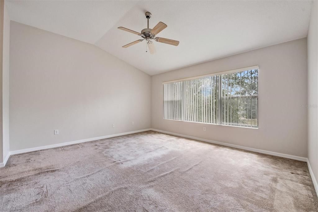 For Sale: $215,000 (2 beds, 1 baths, 1240 Square Feet)
