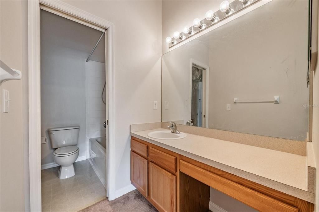 For Sale: $215,000 (2 beds, 1 baths, 1240 Square Feet)