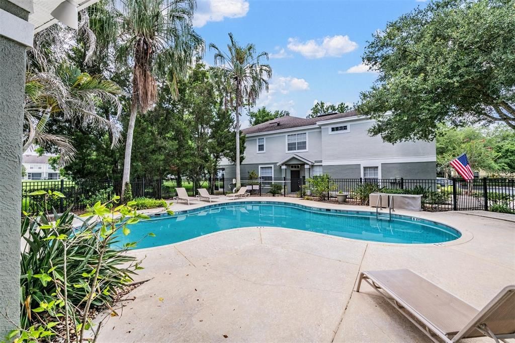 For Sale: $215,000 (2 beds, 1 baths, 1240 Square Feet)