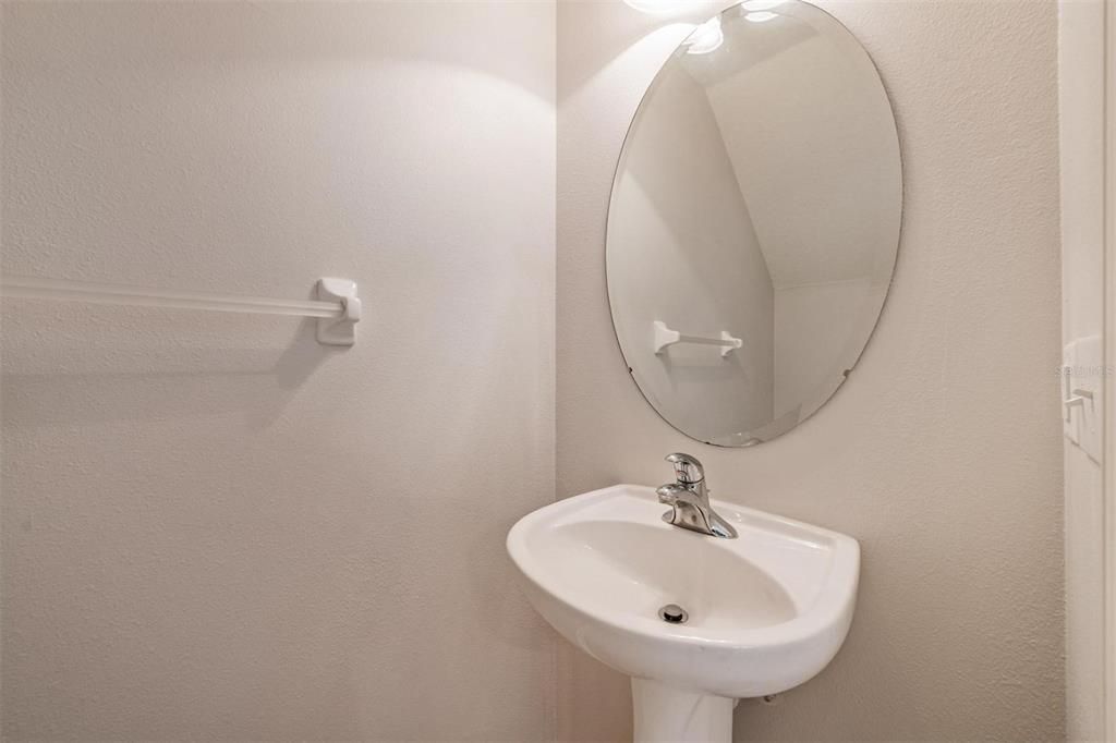 For Sale: $215,000 (2 beds, 1 baths, 1240 Square Feet)