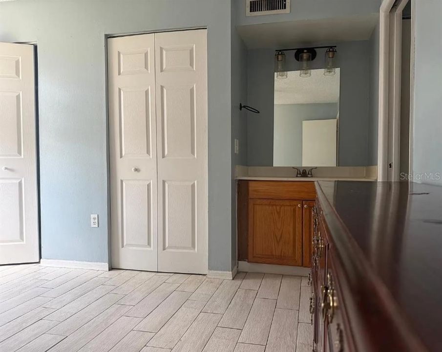 For Rent: $1,595 (2 beds, 1 baths, 1088 Square Feet)