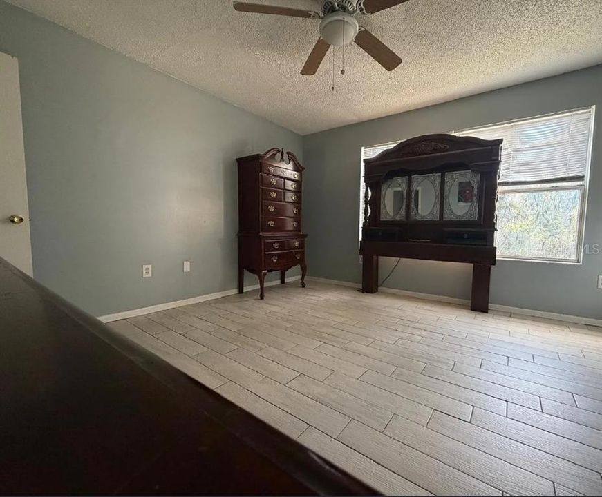For Rent: $1,595 (2 beds, 1 baths, 1088 Square Feet)