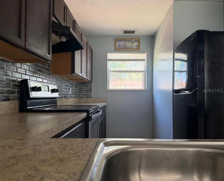 For Rent: $1,595 (2 beds, 1 baths, 1088 Square Feet)