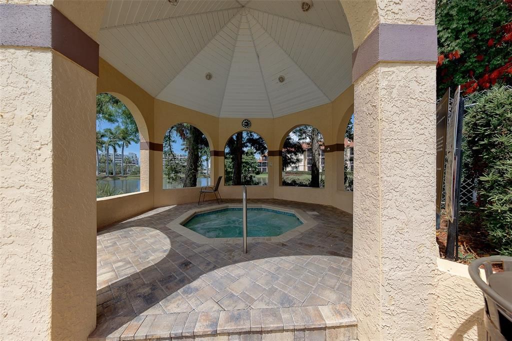 For Sale: $220,000 (2 beds, 2 baths, 1037 Square Feet)