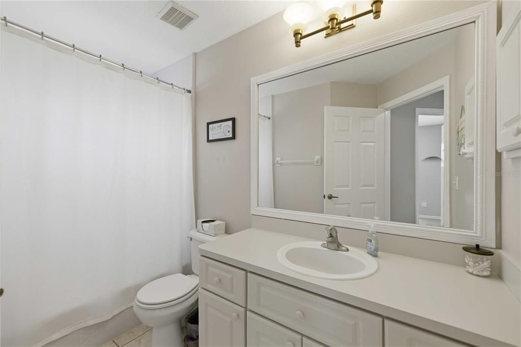 En Venta: $274,999 (3 camas, 2 baños, 1963 Pies cuadrados)