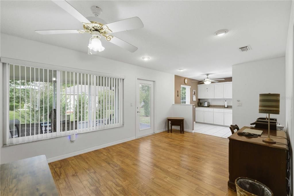 En Venta: $274,999 (3 camas, 2 baños, 1963 Pies cuadrados)