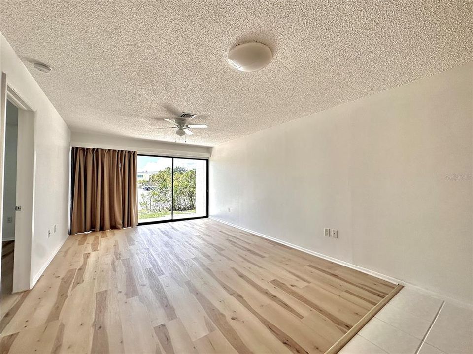 В аренду: $1,500 (2 спален, 2 ванн, 898 Квадратных фут)