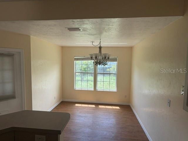 For Rent: $2,200 (3 beds, 2 baths, 1696 Square Feet)