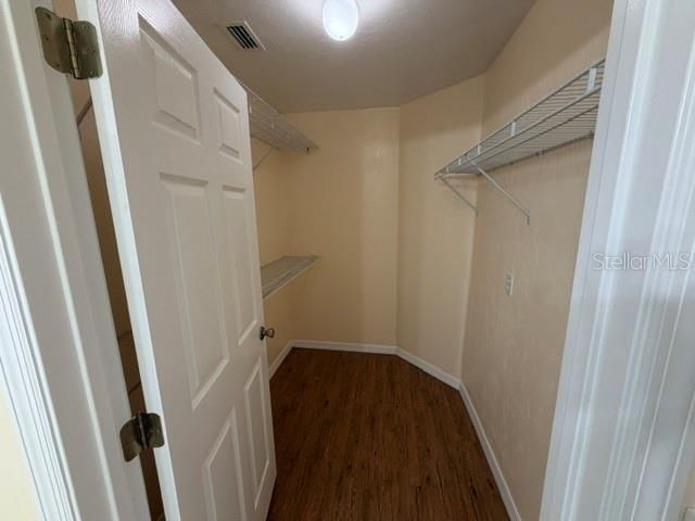 For Rent: $2,200 (3 beds, 2 baths, 1696 Square Feet)