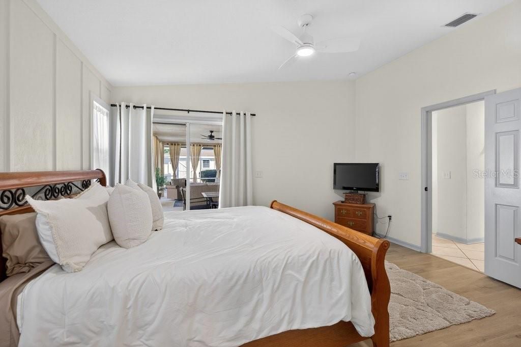 En Venta: $585,000 (4 camas, 3 baños, 2174 Pies cuadrados)