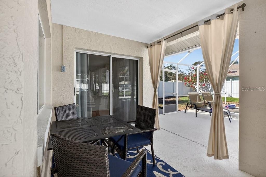 En Venta: $585,000 (4 camas, 3 baños, 2174 Pies cuadrados)