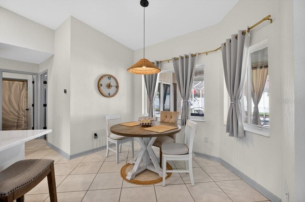 En Venta: $585,000 (4 camas, 3 baños, 2174 Pies cuadrados)
