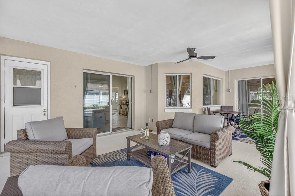 En Venta: $585,000 (4 camas, 3 baños, 2174 Pies cuadrados)