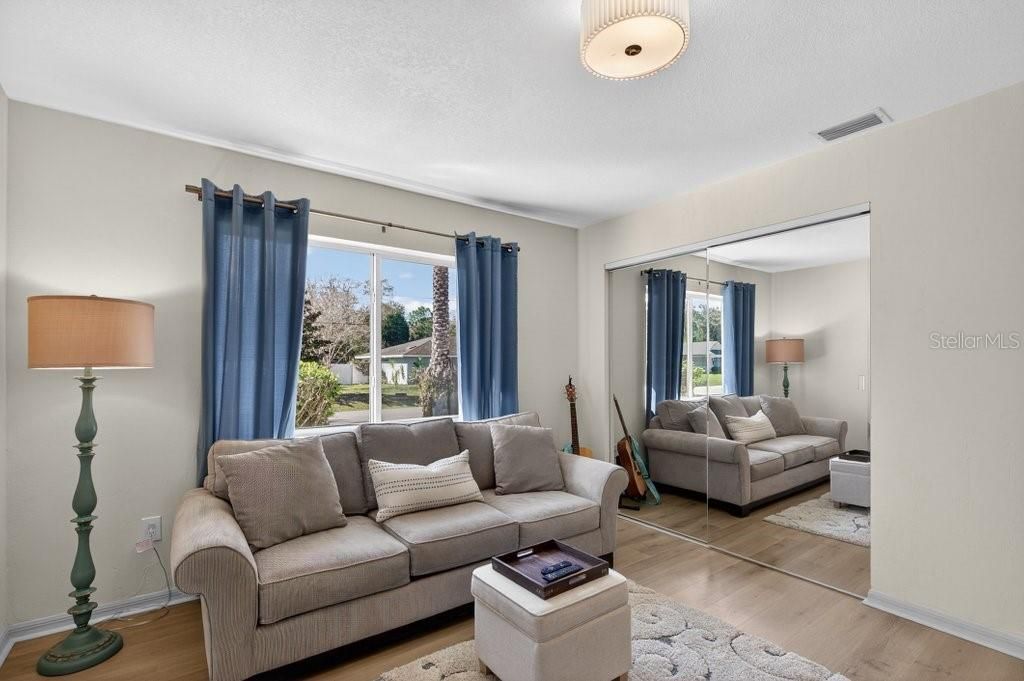 En Venta: $585,000 (4 camas, 3 baños, 2174 Pies cuadrados)