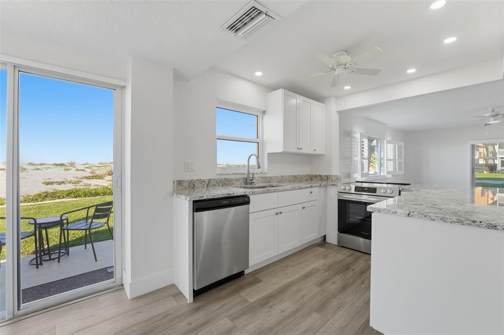 For Sale: $574,000 (2 beds, 2 baths, 1271 Square Feet)