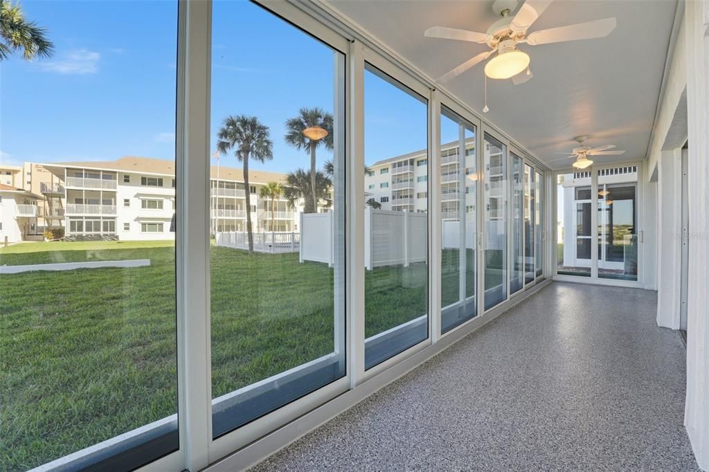For Sale: $574,000 (2 beds, 2 baths, 1271 Square Feet)