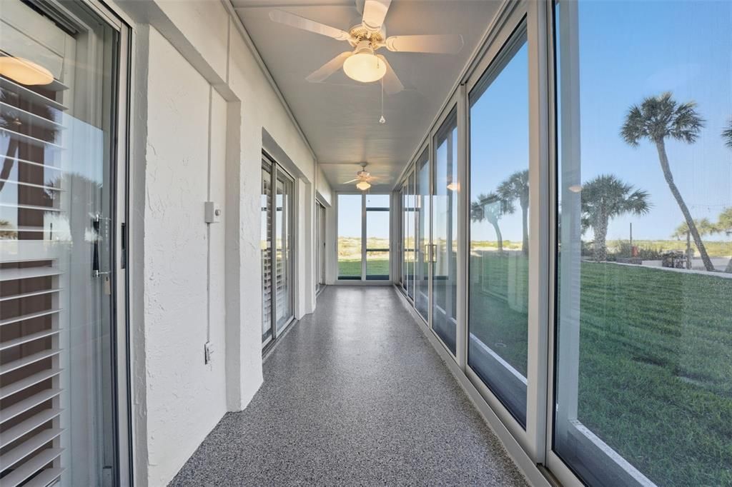 For Sale: $574,000 (2 beds, 2 baths, 1271 Square Feet)