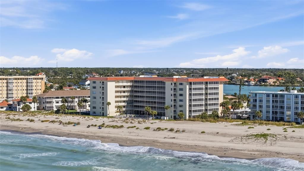 For Sale: $574,000 (2 beds, 2 baths, 1271 Square Feet)