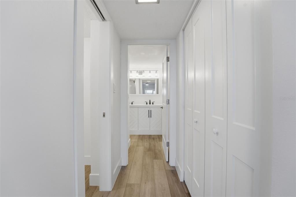 For Sale: $574,000 (2 beds, 2 baths, 1271 Square Feet)