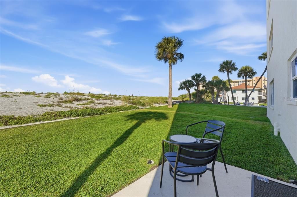 For Sale: $574,000 (2 beds, 2 baths, 1271 Square Feet)