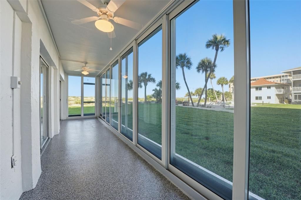 For Sale: $574,000 (2 beds, 2 baths, 1271 Square Feet)