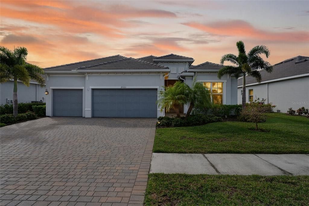 Active With Contract: $715,000 (4 beds, 2 baths, 2266 Square Feet)