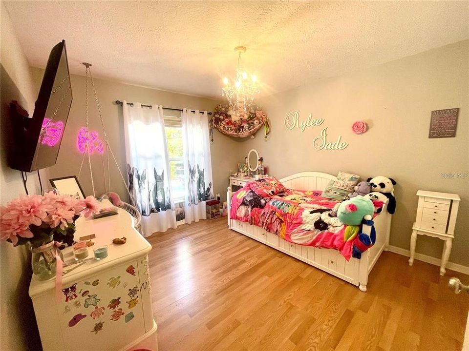 На продажу: $369,900 (3 спален, 2 ванн, 1660 Квадратных фут)