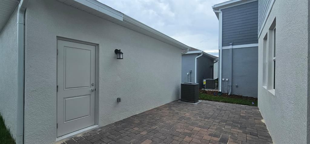 For Rent: $2,650 (3 beds, 2 baths, 1795 Square Feet)