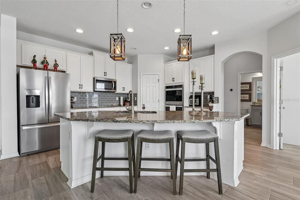 For Rent: $4,200 (5 beds, 4 baths, 3150 Square Feet)