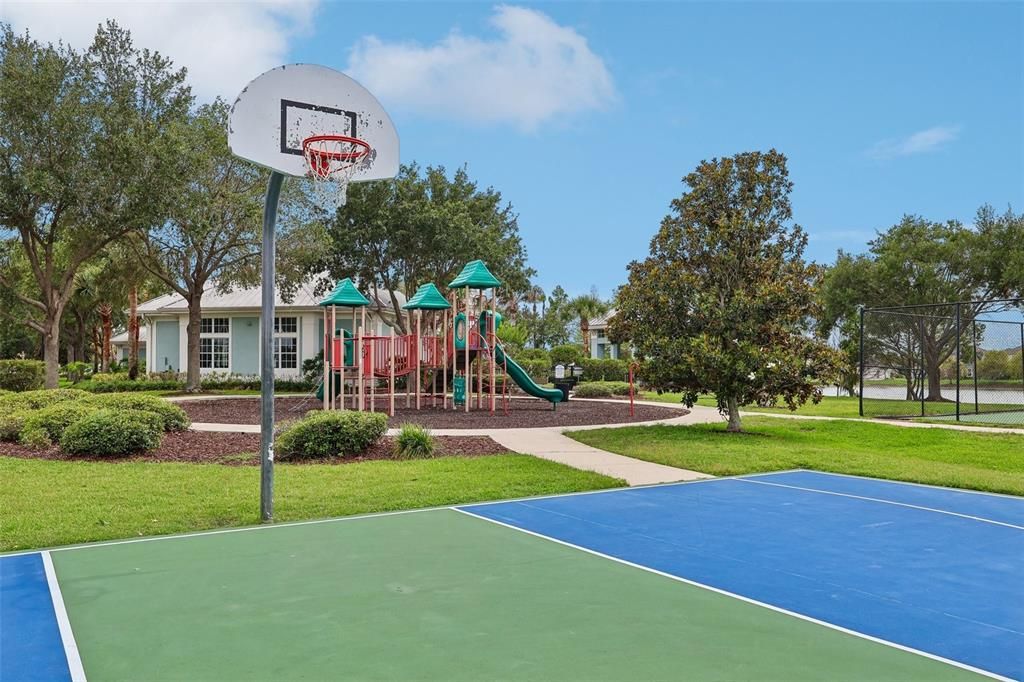 For Rent: $4,200 (5 beds, 4 baths, 3150 Square Feet)