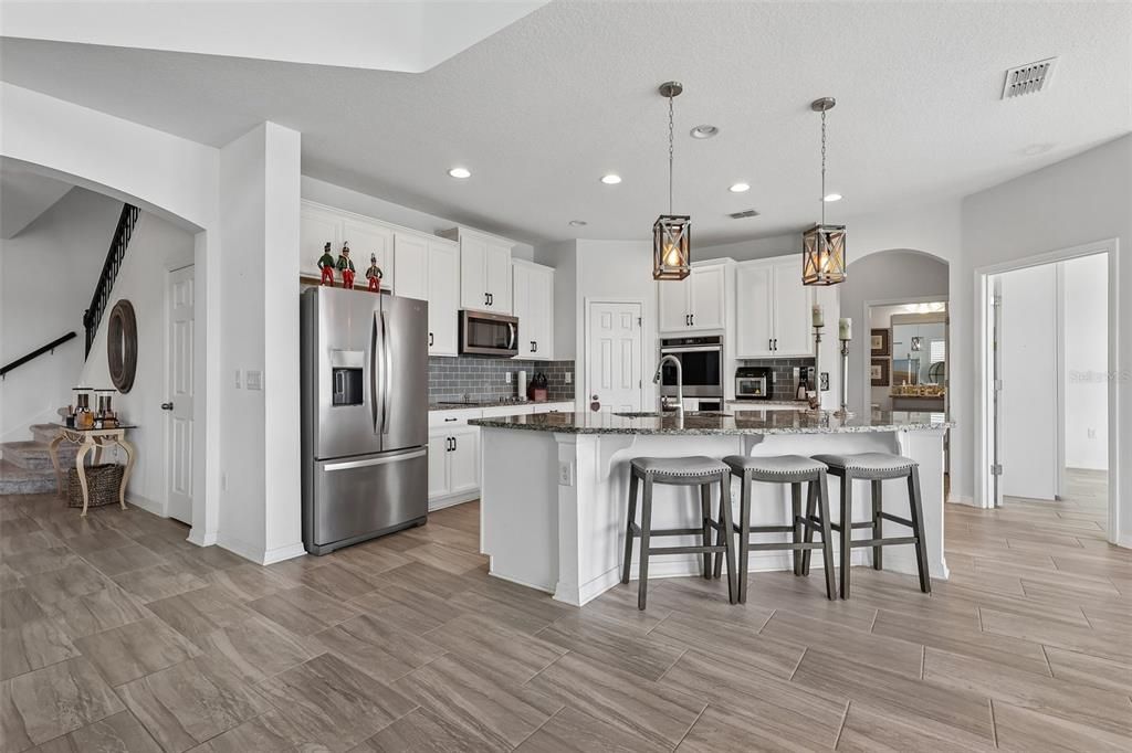 For Rent: $4,200 (5 beds, 4 baths, 3150 Square Feet)