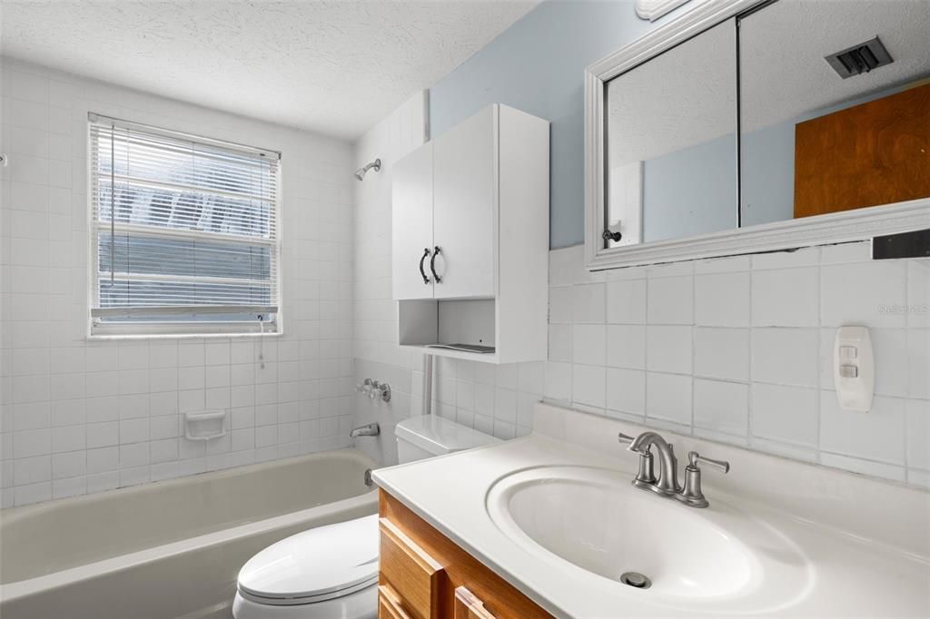 For Sale: $299,900 (3 beds, 2 baths, 1736 Square Feet)