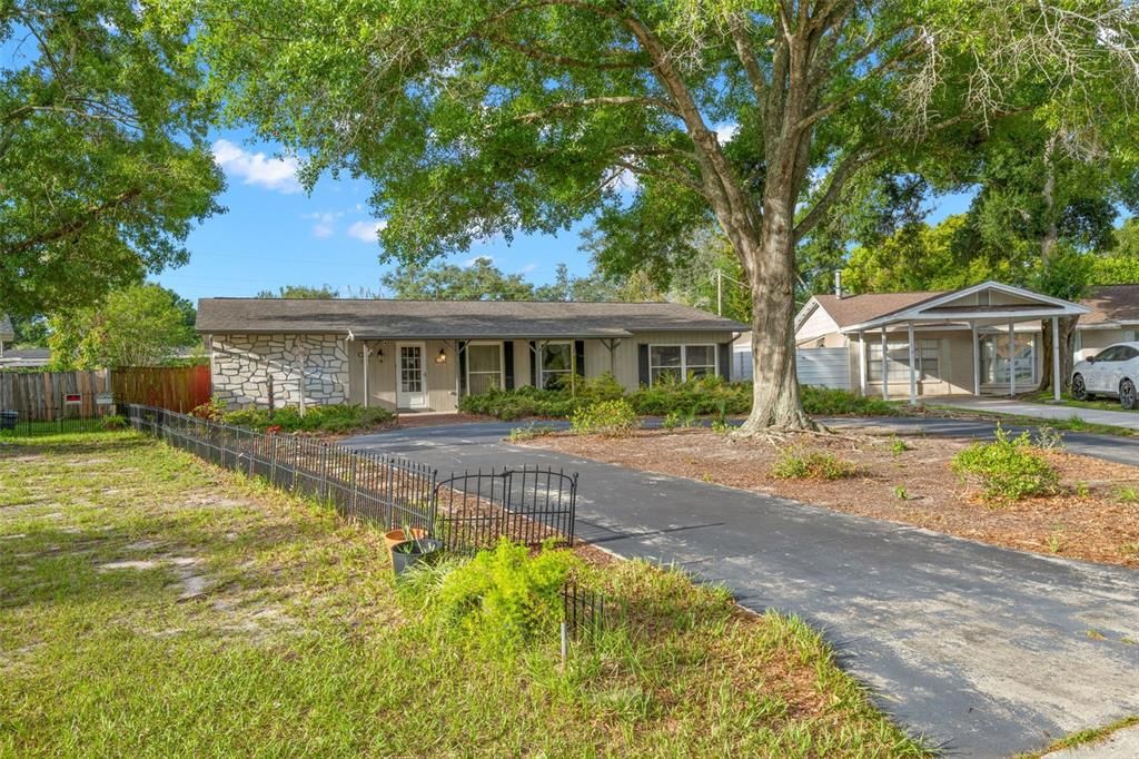 For Sale: $299,900 (3 beds, 2 baths, 1736 Square Feet)