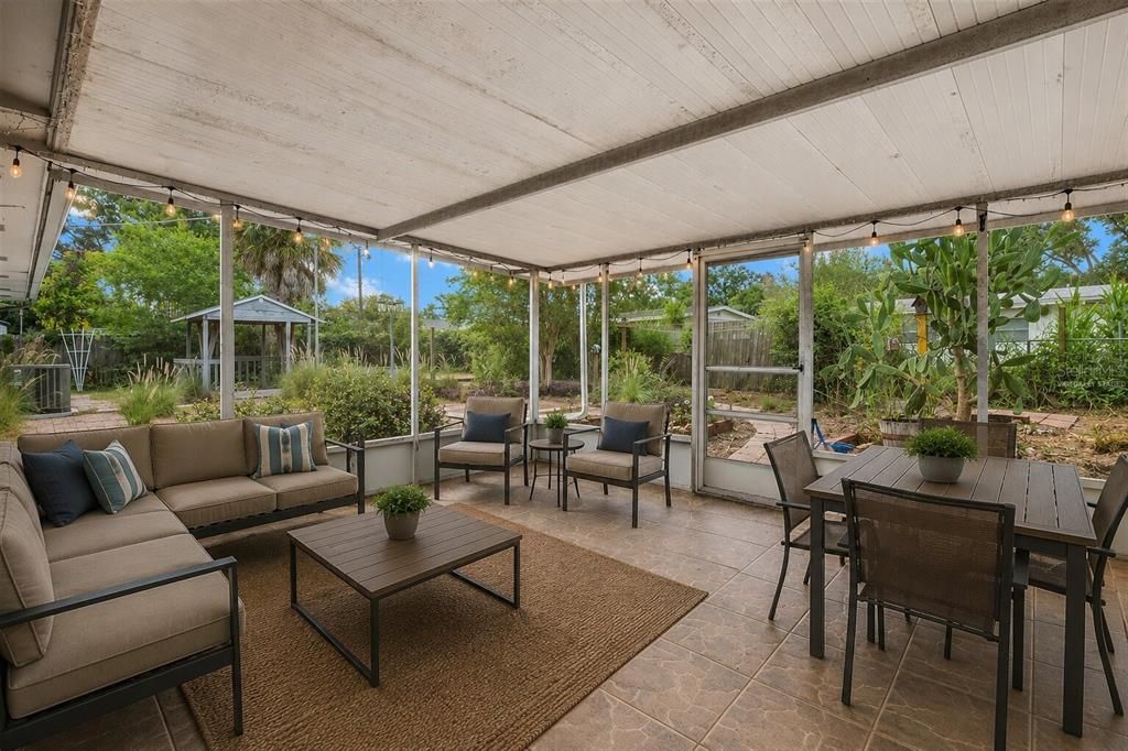For Sale: $299,900 (3 beds, 2 baths, 1736 Square Feet)