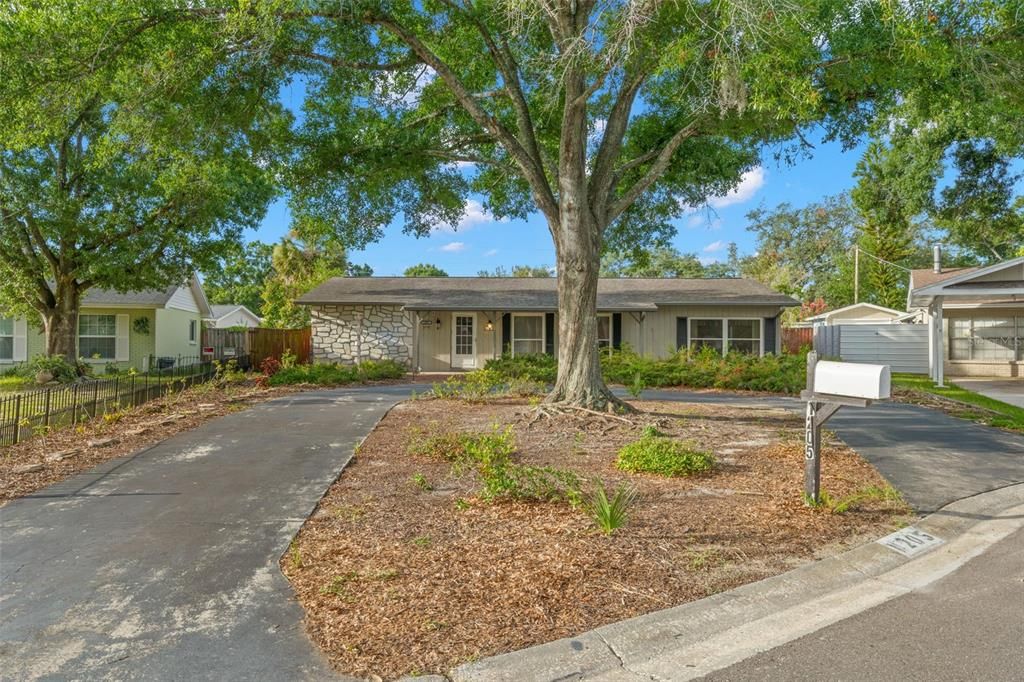 For Sale: $299,900 (3 beds, 2 baths, 1736 Square Feet)