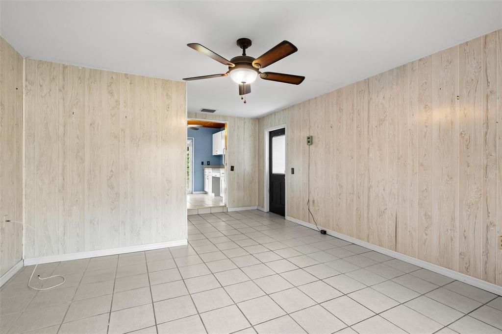 For Sale: $299,900 (3 beds, 2 baths, 1736 Square Feet)