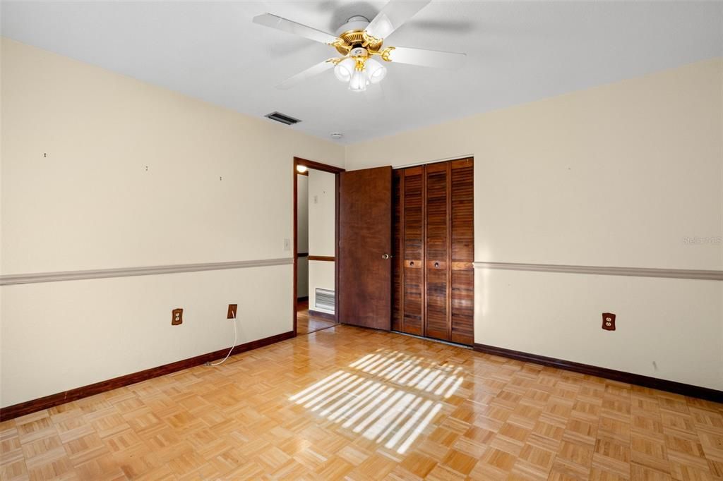 For Sale: $299,900 (3 beds, 2 baths, 1736 Square Feet)