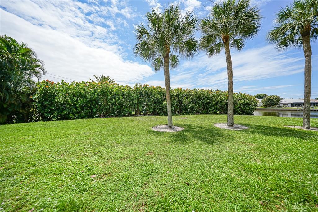 For Sale: $244,700 (2 beds, 2 baths, 1394 Square Feet)