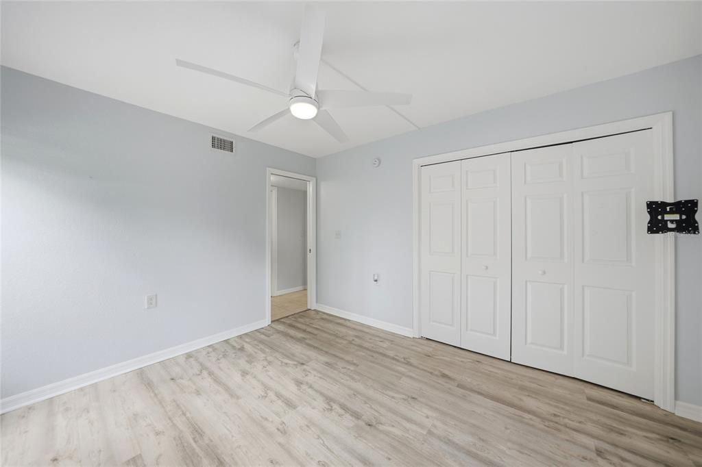 For Sale: $244,700 (2 beds, 2 baths, 1394 Square Feet)