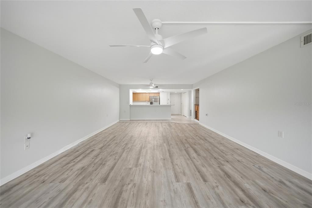For Sale: $244,700 (2 beds, 2 baths, 1394 Square Feet)