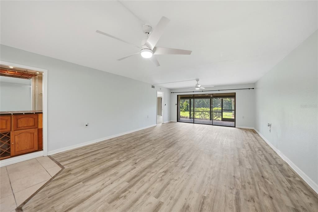 For Sale: $244,700 (2 beds, 2 baths, 1394 Square Feet)