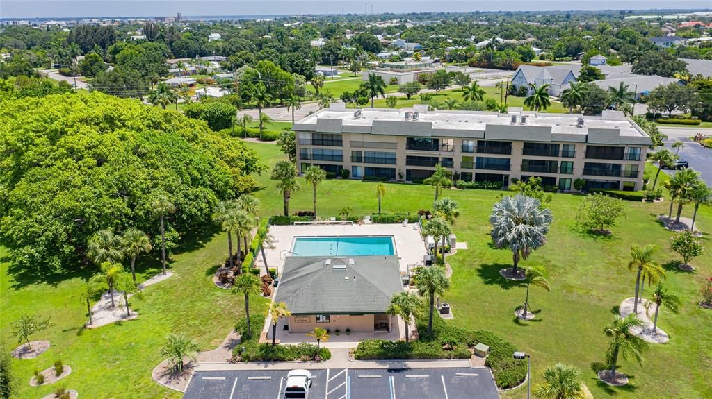 For Sale: $244,700 (2 beds, 2 baths, 1394 Square Feet)