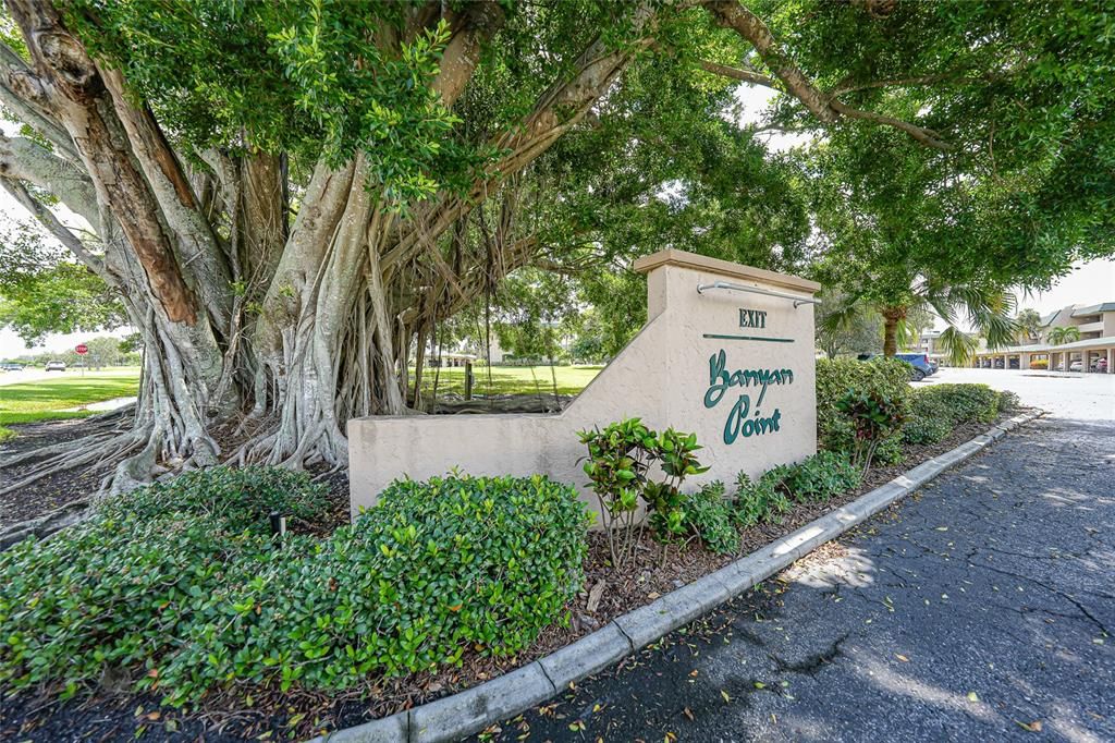 For Sale: $244,700 (2 beds, 2 baths, 1394 Square Feet)