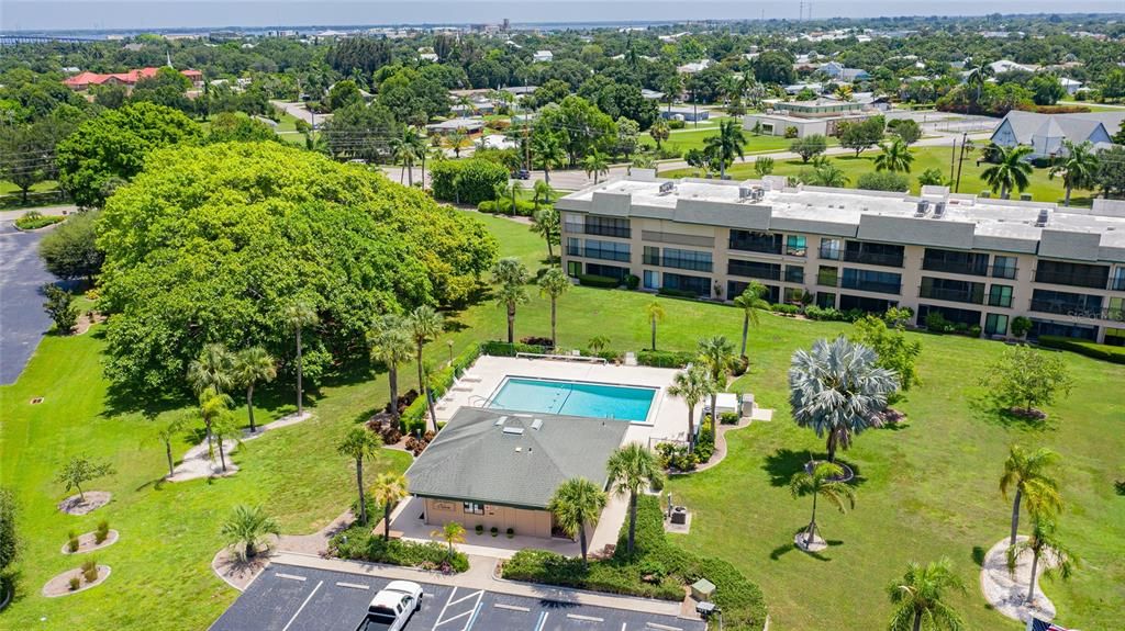 For Sale: $244,700 (2 beds, 2 baths, 1394 Square Feet)
