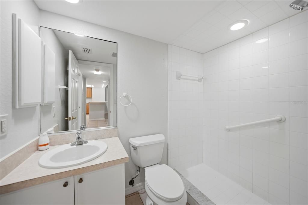 For Sale: $244,700 (2 beds, 2 baths, 1394 Square Feet)