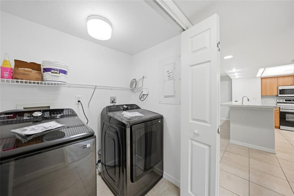 For Sale: $244,700 (2 beds, 2 baths, 1394 Square Feet)