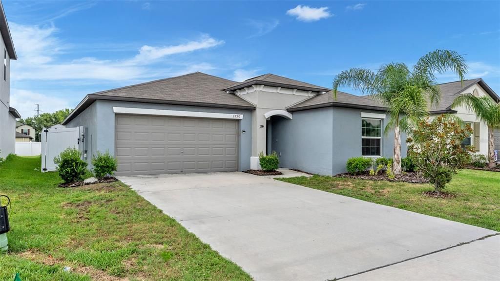 For Sale: $305,000 (4 beds, 2 baths, 1936 Square Feet)